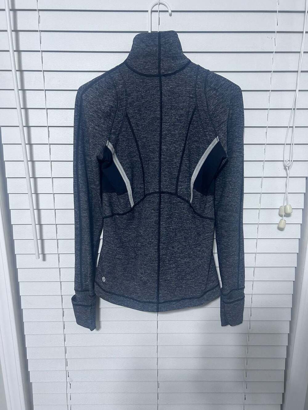 Lululemon Heathered Grey Half-Zip Athletic Pullover - Picture 2 of 4
